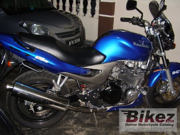 2003 Kawasaki ZR-7 photo
